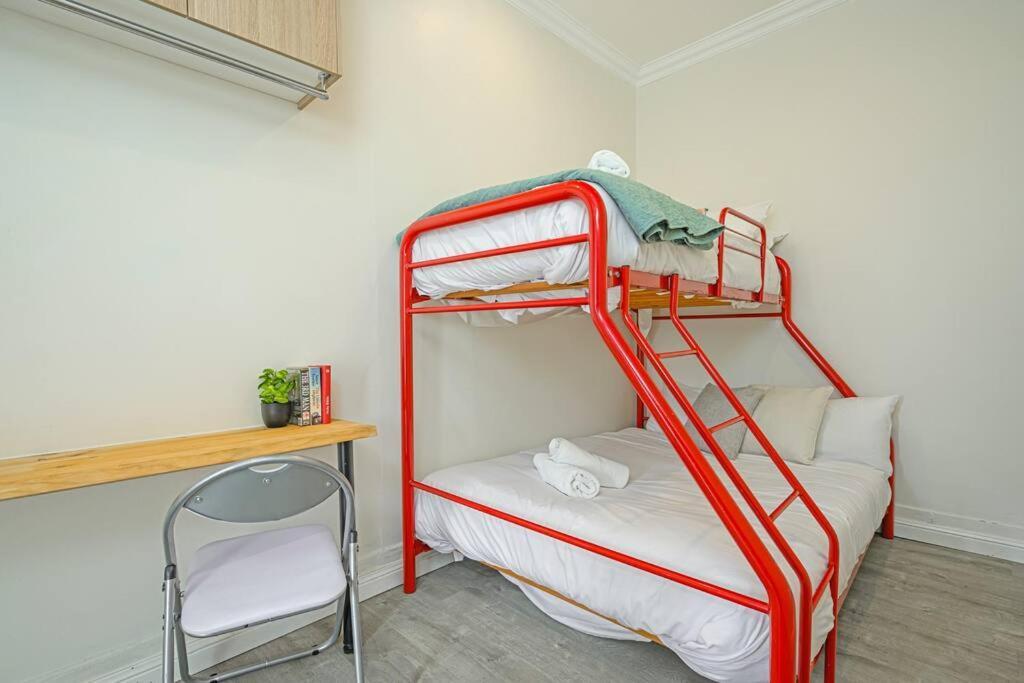 Cozy 3 Bedroom Terrace In Cbd *