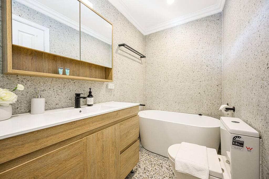 Cozy 3 Bedroom Terrace In Cbd Sydney